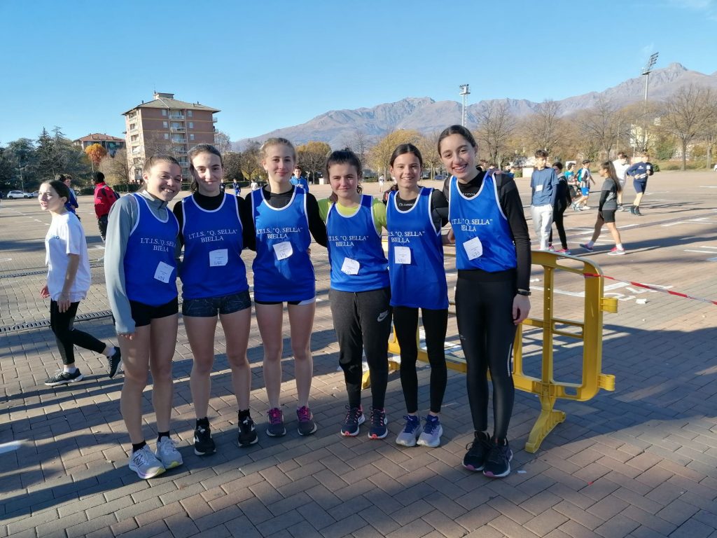 Squadra femminile da sinistra: GARDINI, FERRERO, DUOCCIO, SEGATO, PERONE, MINAZIO